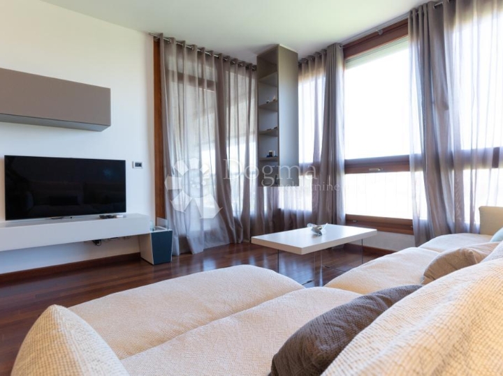 Rovinj - predivan luksuzni stan na odličnoj lokaciji