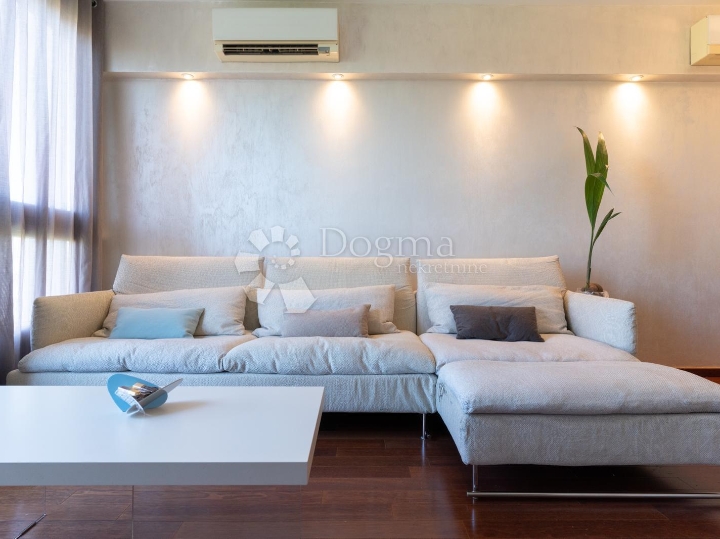 Rovinj - predivan luksuzni stan na odličnoj lokaciji