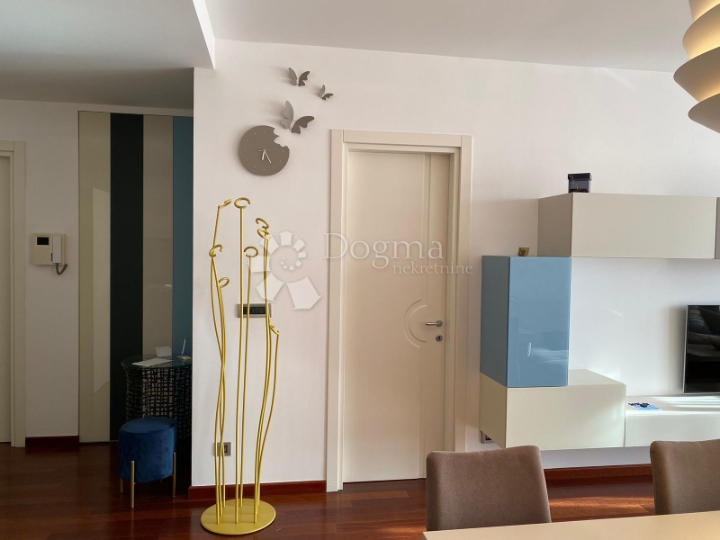 Rovinj - predivan luksuzni stan na odličnoj lokaciji