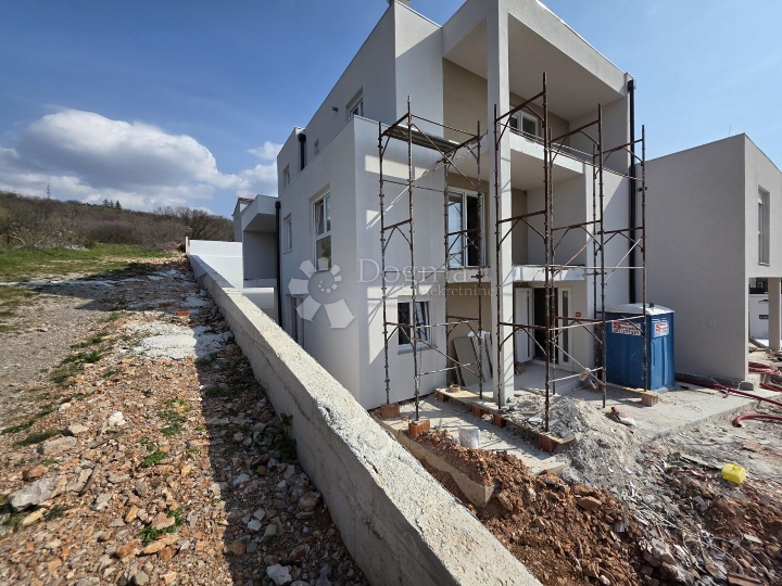 Hreljin, novogradnja stan 2S+DB