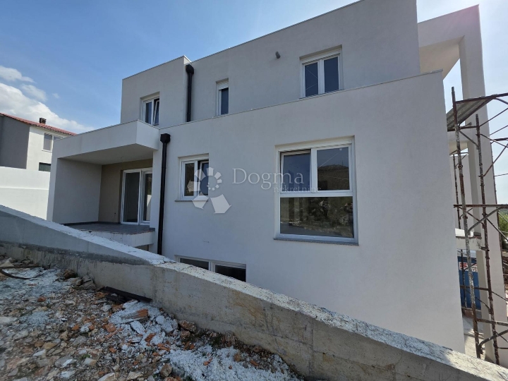 Hreljin, novogradnja stan 2S+DB