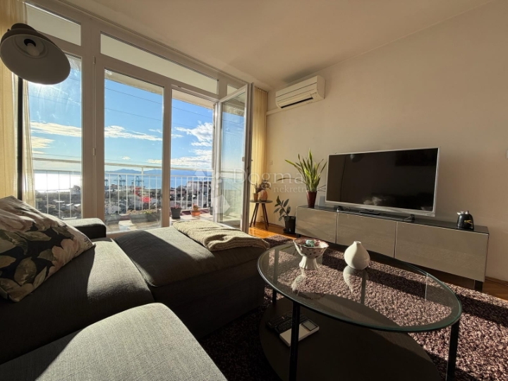 Rijeka, Rastočine, komforan stan 81 m2, balkon, jug, lift