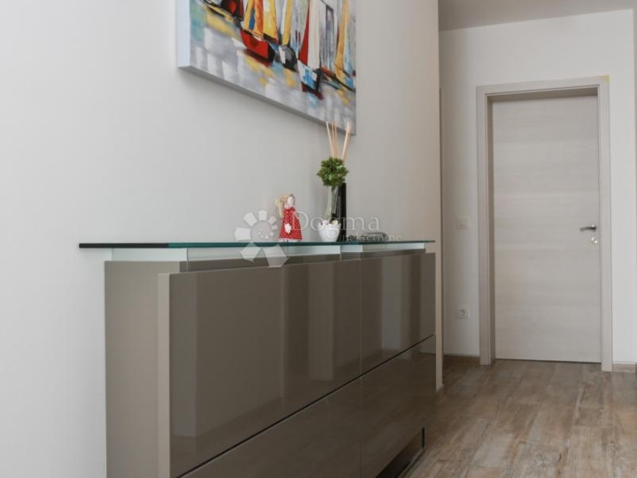 Predivan stan za najam - Kostrena