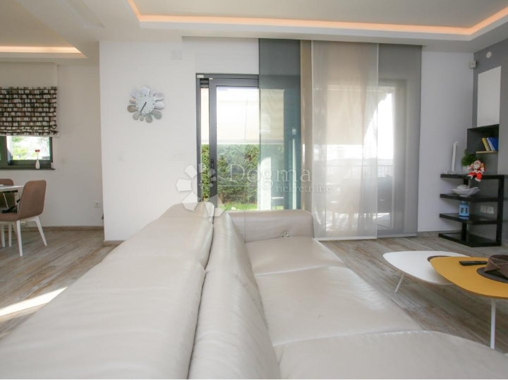 Predivan stan za najam - Kostrena