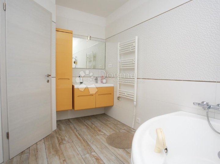 Predivan stan za najam - Kostrena