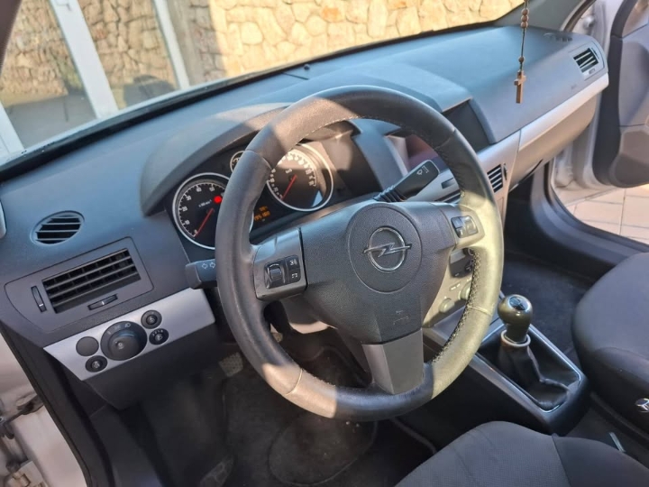 Opel Astra H 1.4