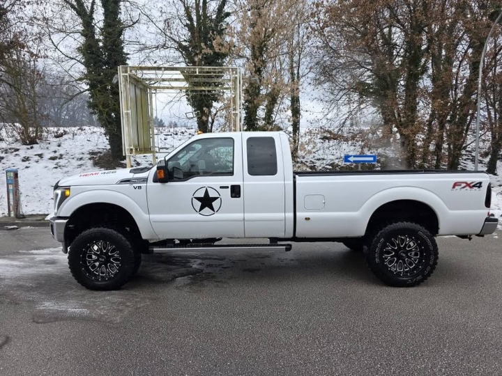 Ford F250 HEMI 6.2 Monster
