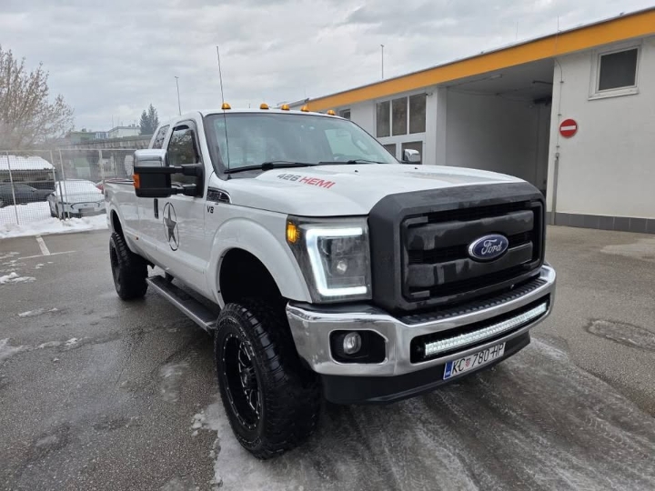 Ford F250 HEMI 6.2 Monster