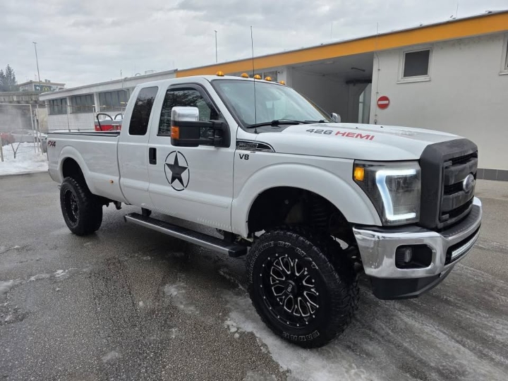 Ford F250 HEMI 6.2 Monster