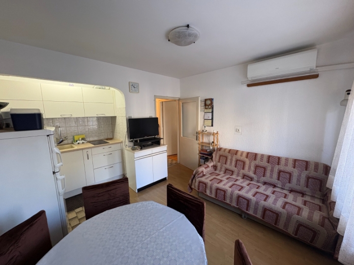 Iznajmljujem stan D.Vežica, 2S+DB, 50m2