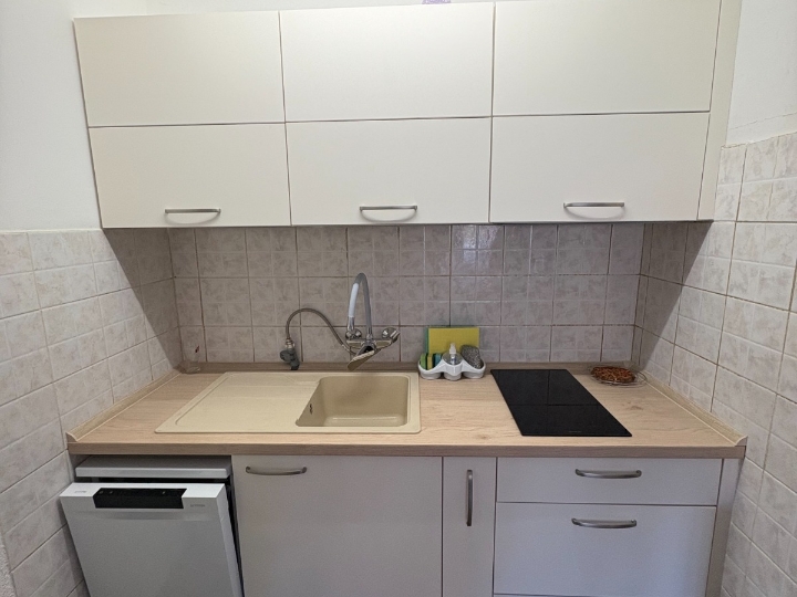 Iznajmljujem stan D.Vežica, 2S+DB, 50m2