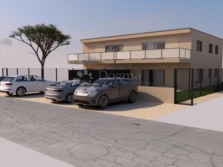 Poreč - luksuzan 2S stan na 1. katu, 2 km od mora!