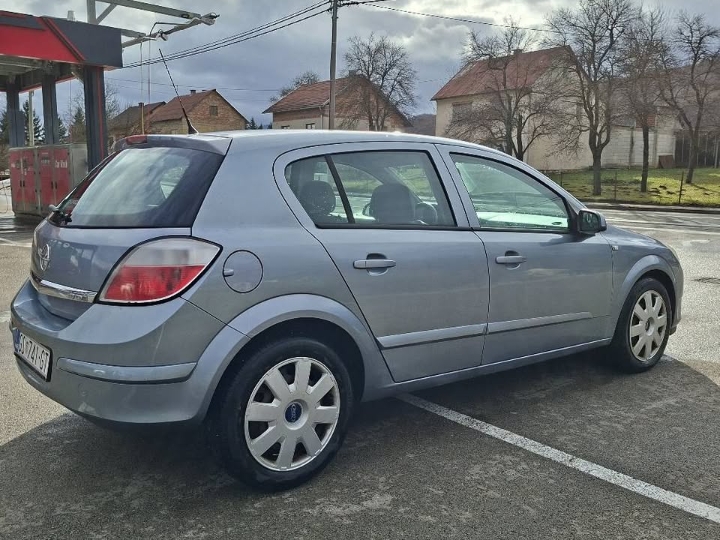 Opel Astra 1.7 CDTi