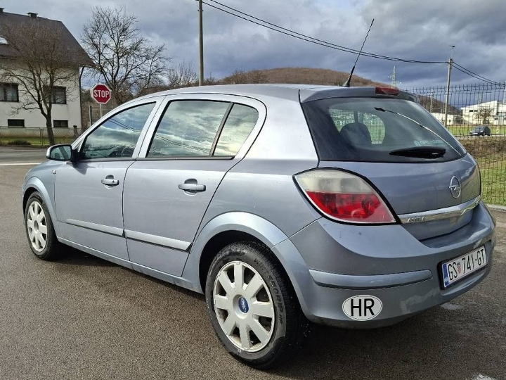 Opel Astra 1.7 CDTi