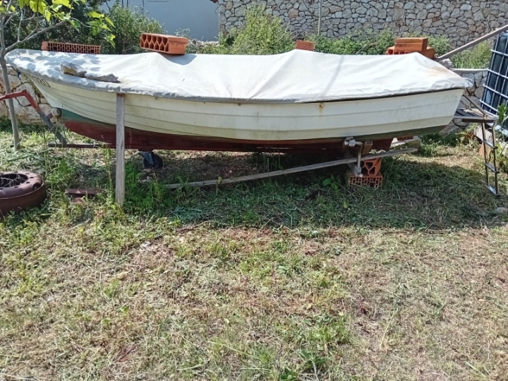 Pasara Učka 410 sa Suzuki df 5 moto