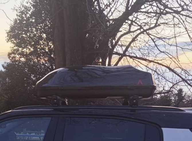 Krovna kutija 320 l, G3 kao nova