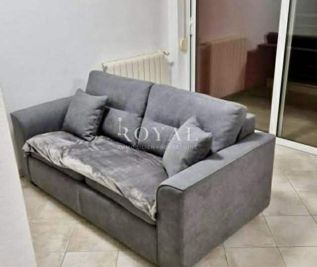 Iznajmljuje se stan na Hostima