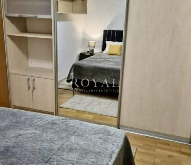 Iznajmljuje se stan na Hostima