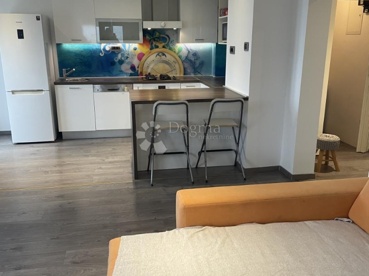 Odličan 2S+DB stan na popularnoj lokaciji