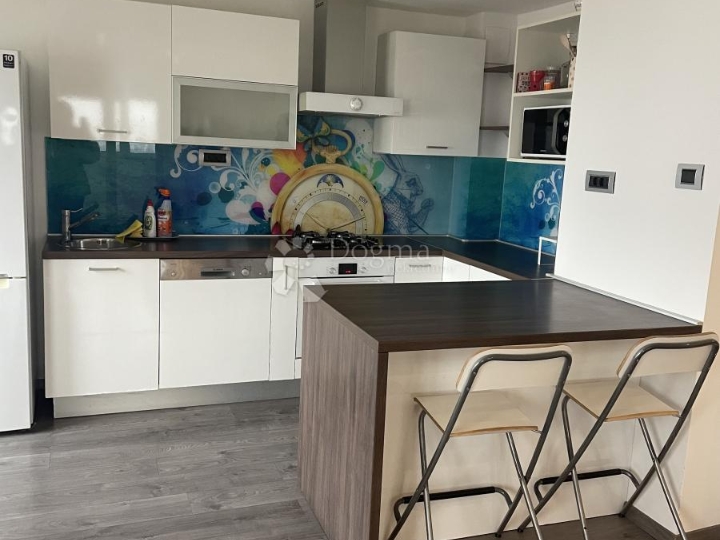 Odličan 2S+DB stan na popularnoj lokaciji