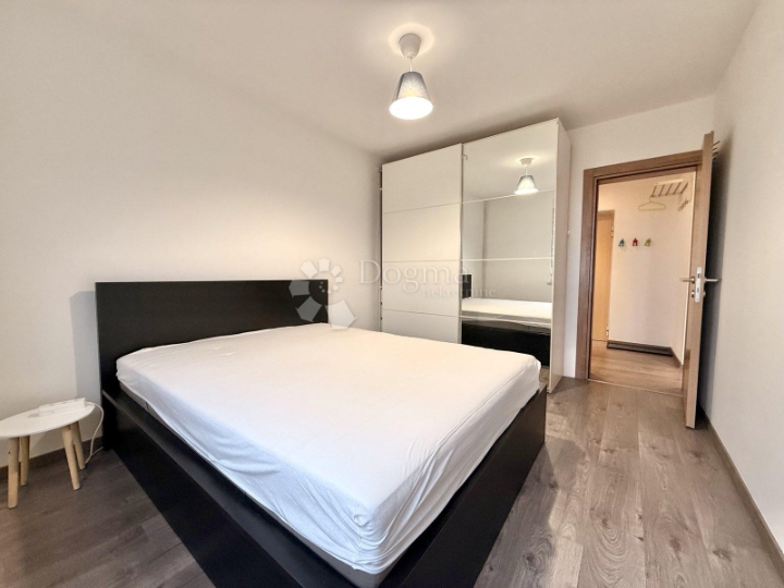 Odličan 2S+DB stan na popularnoj lokaciji