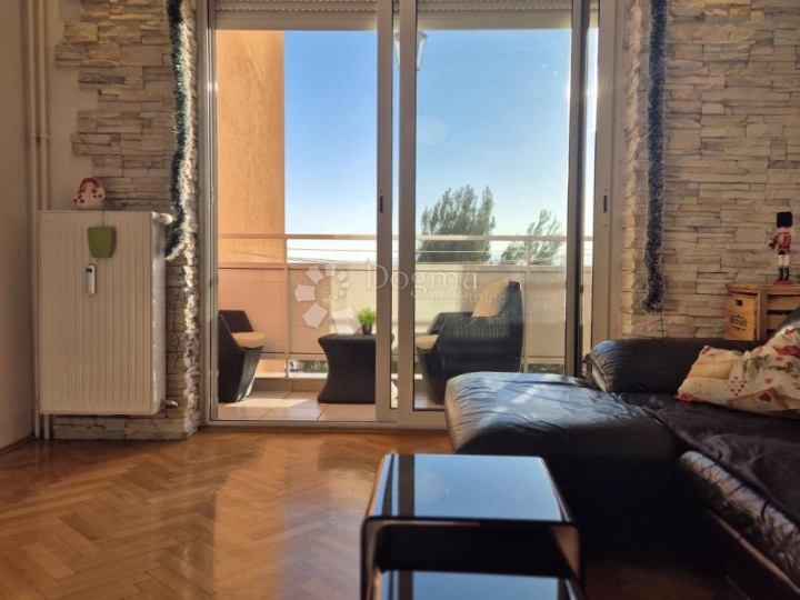 Gornja Vežica, stan 61.53m2, 2S+DB