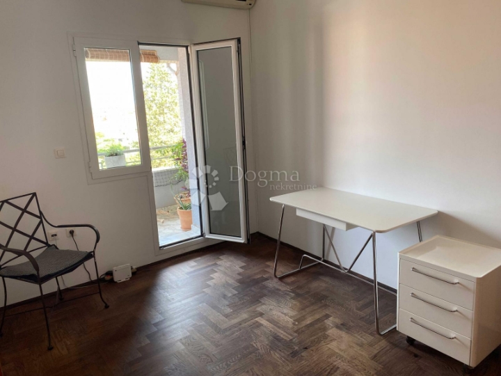 Sniženo!!! Dizajnerski stan na neponovljivoj lokaciji