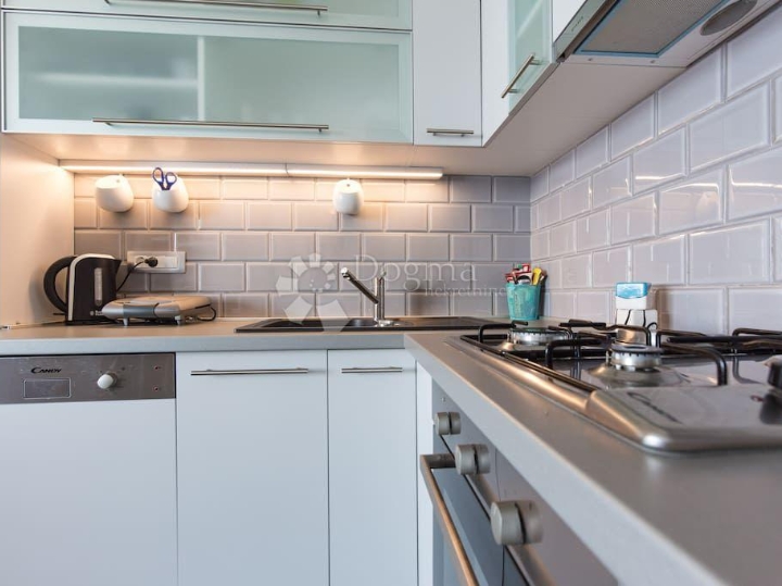 Rijeka, Pećine najam