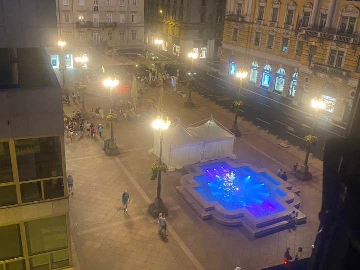 Centar stan 4 sobe -200 € po osobi