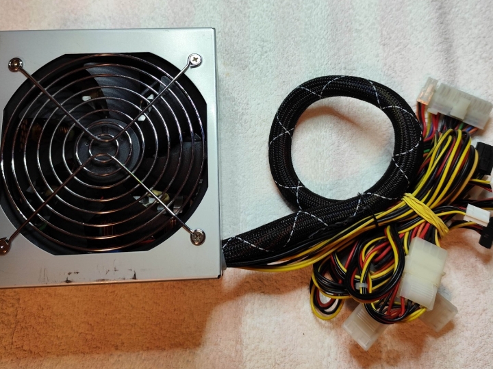 Chieftec 450 W napajanje za PC