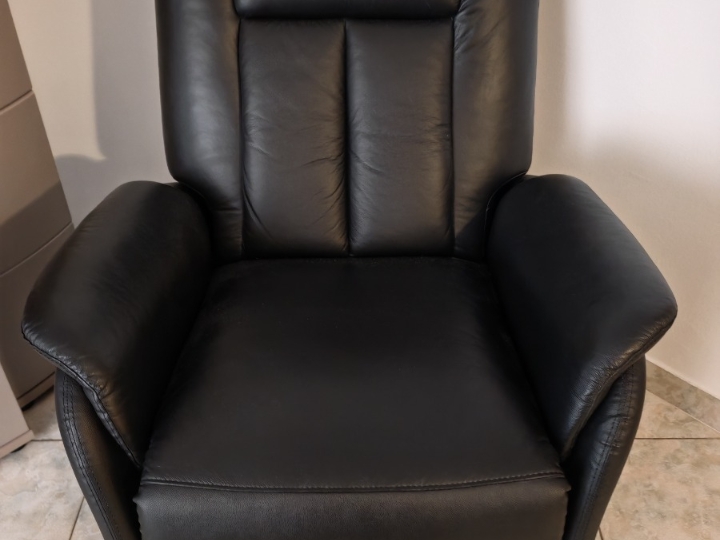 Kožna fotelja s relax funkcijom