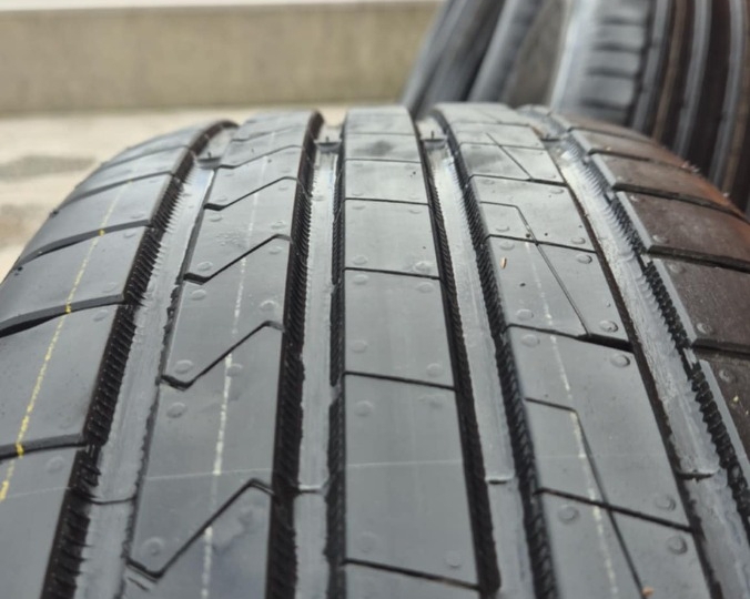 Hankook Ventus Prime 4 (215/70R16)