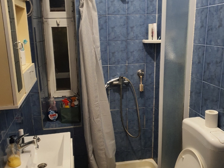 Prodajem dvosobni stan na Kozali