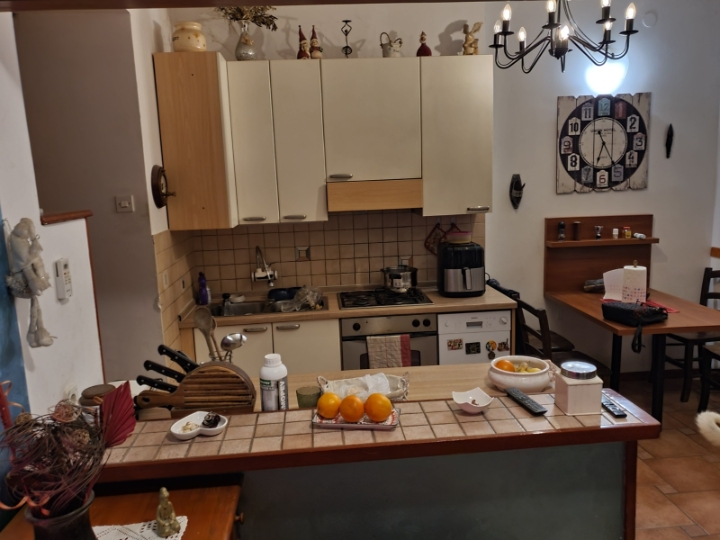 Prodajem dvosobni stan na Kozali