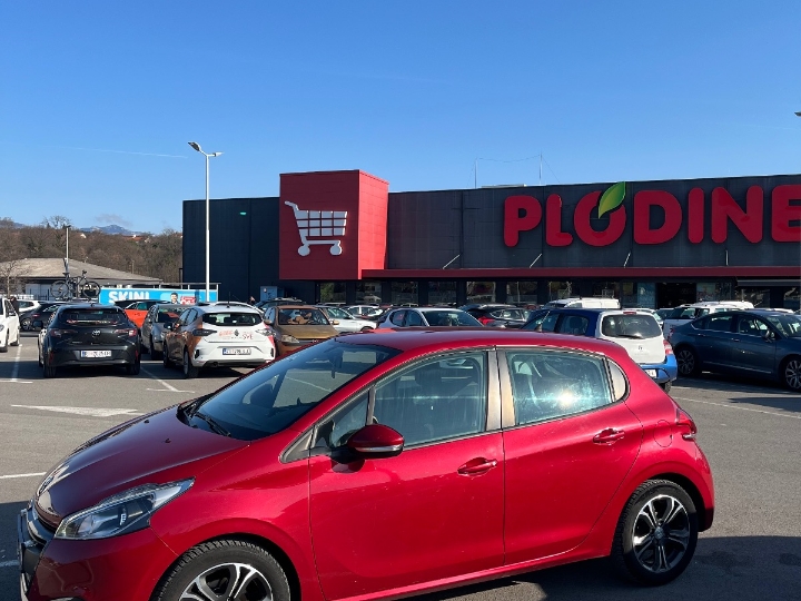 Peugeot 208, reg. god. dana