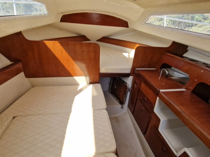 Beneteau Antares 7.50, Pula