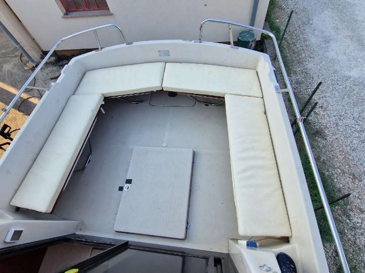 Beneteau Antares 7.50, Pula