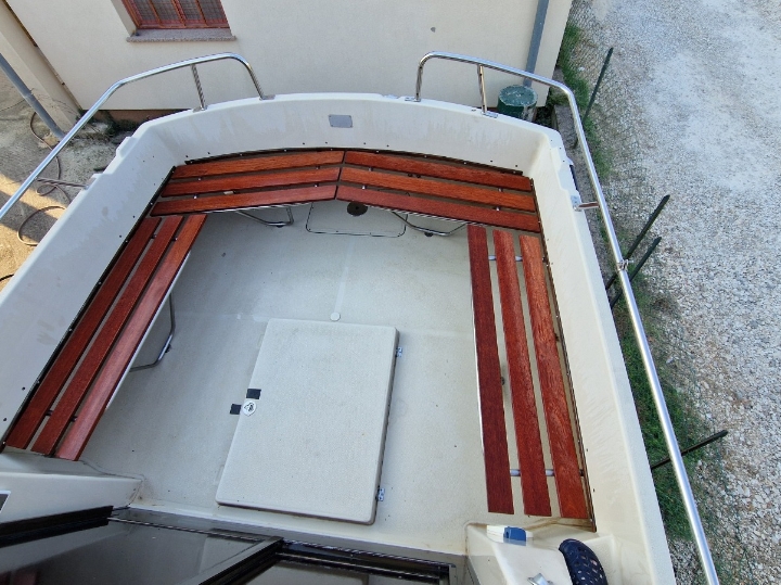 Beneteau Antares 7.50, Pula