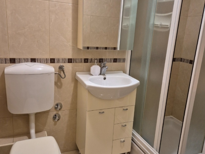 Turnić,dvosobni stan +DB