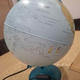 Globus svijeta 25 cm sa svijetlom