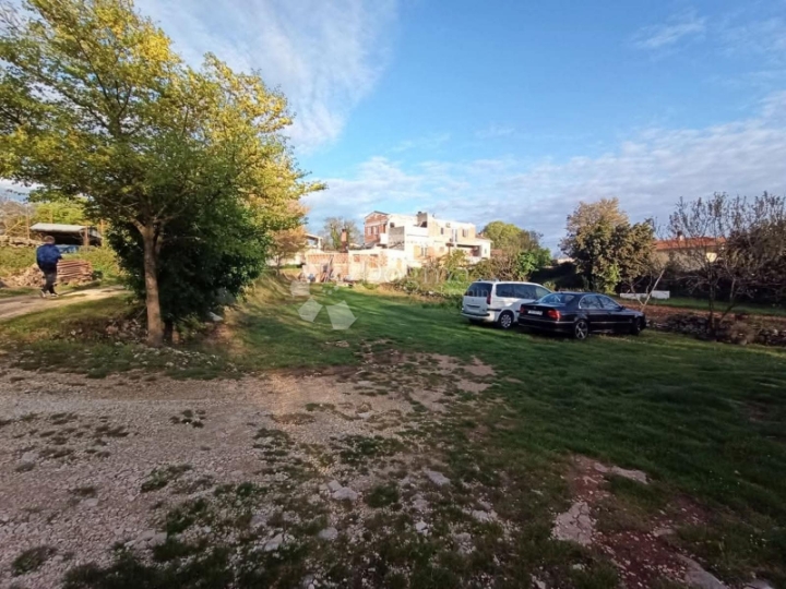 Juršići - građevinsko zemljište na rubu naselja