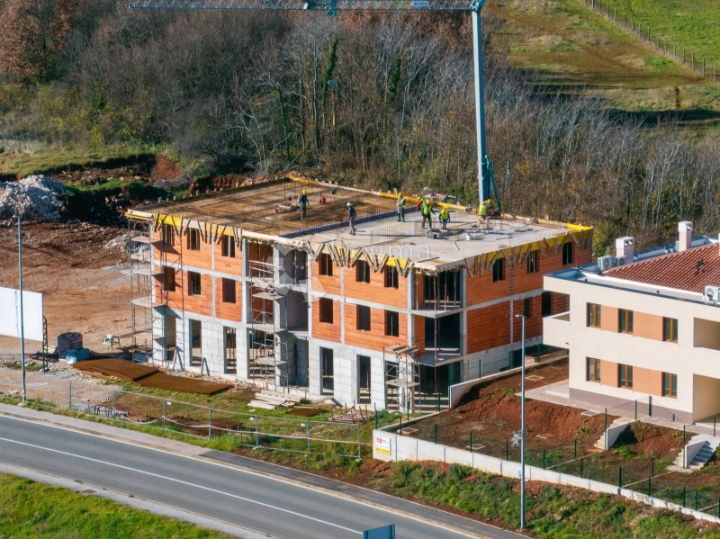 Novogradnja, prizemlje s loggiom 2S+DB (B2)