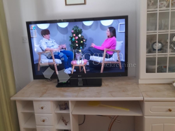 Šarmantni stan  na Drenovi s balkonom i pogledom na more