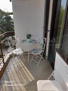 Šarmantni stan  na Drenovi s balkonom i pogledom na more