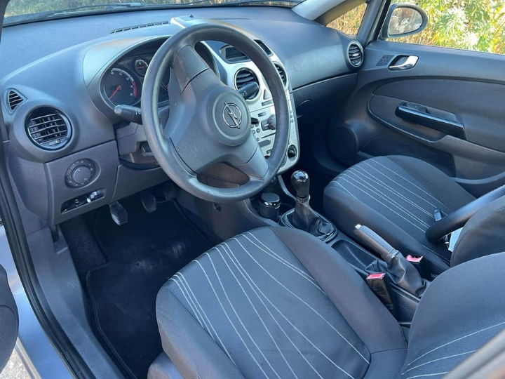 Opel Corsa 1.2 