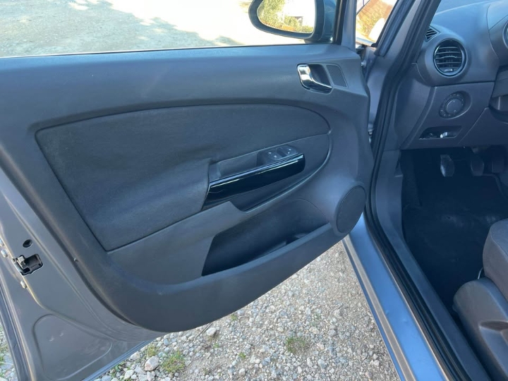 Opel Corsa 1.2 