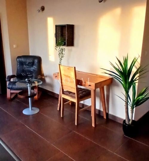 Iznajmljujem etažu na Viškovu