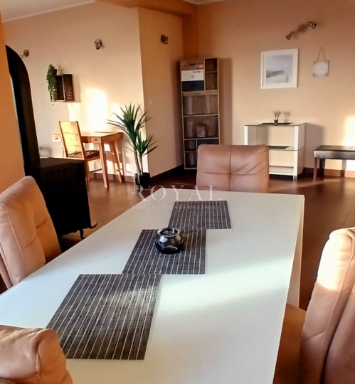 Iznajmljujem etažu na Viškovu