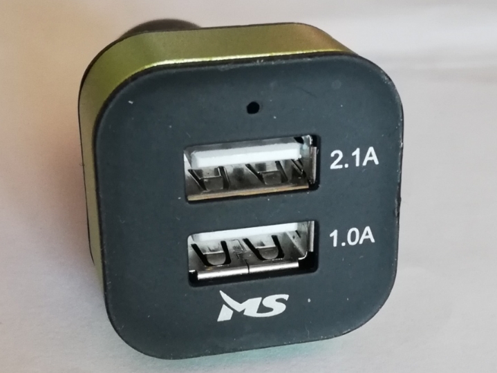 Punjač za mobitele i tehniku 12V