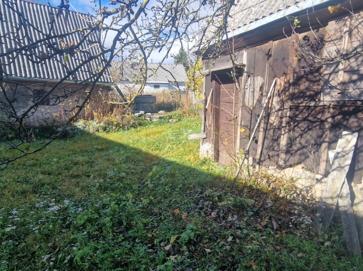 Kuća za adaptaciju sa zemljištem